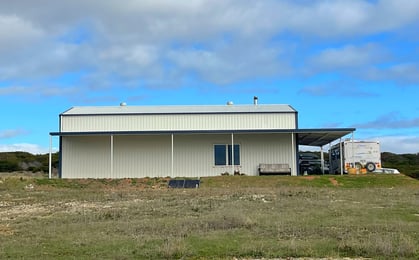 standalone power system built in a shed in wangary south australia